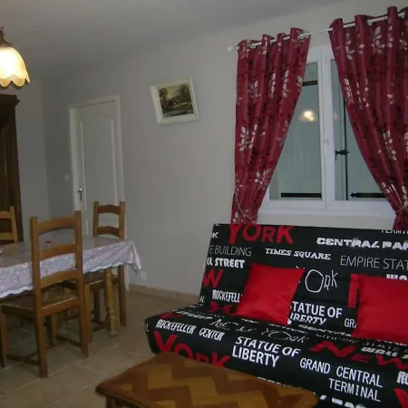 Dompierre-sur-besbre, 3 Pieces, 5 Personnes - Fr-1-489-26 Dompierre-sur-Besbre